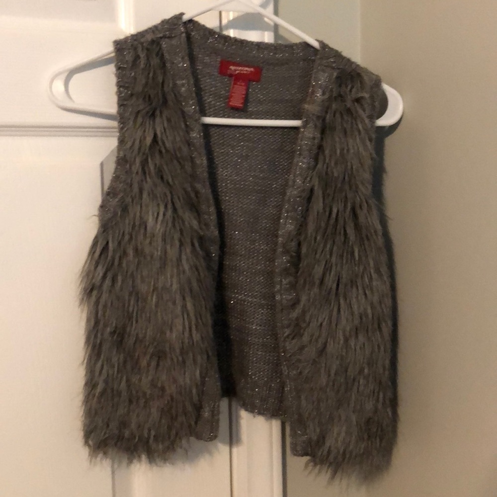 Girls furry vest